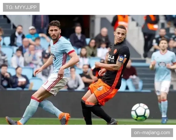 保级六分战:塞尔塔对阵加的斯,贝尼特斯面临必须取胜且需净胜球的战术难题。 保级六分战:塞尔塔对阵加的斯,贝尼特斯面临必须取胜且需净胜球的战术难题。